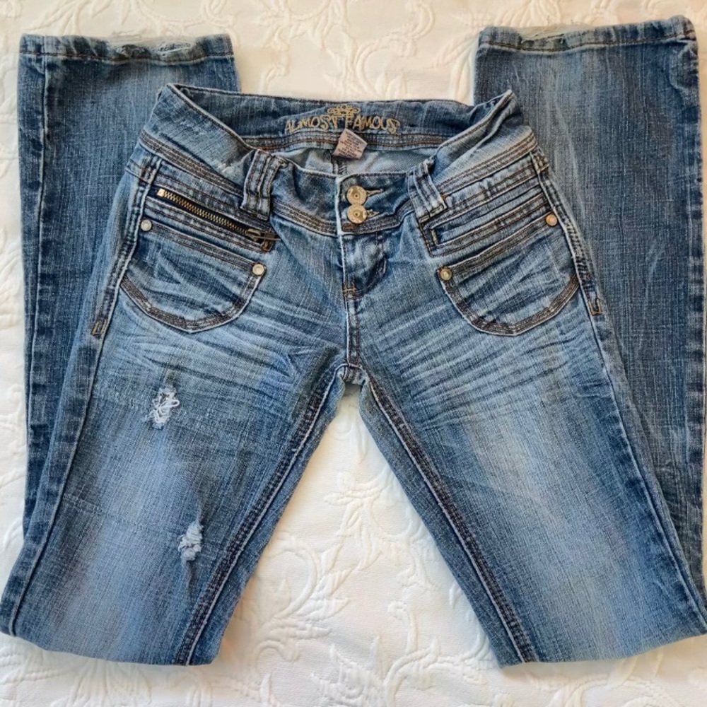 Almost Famous Distressed Jean